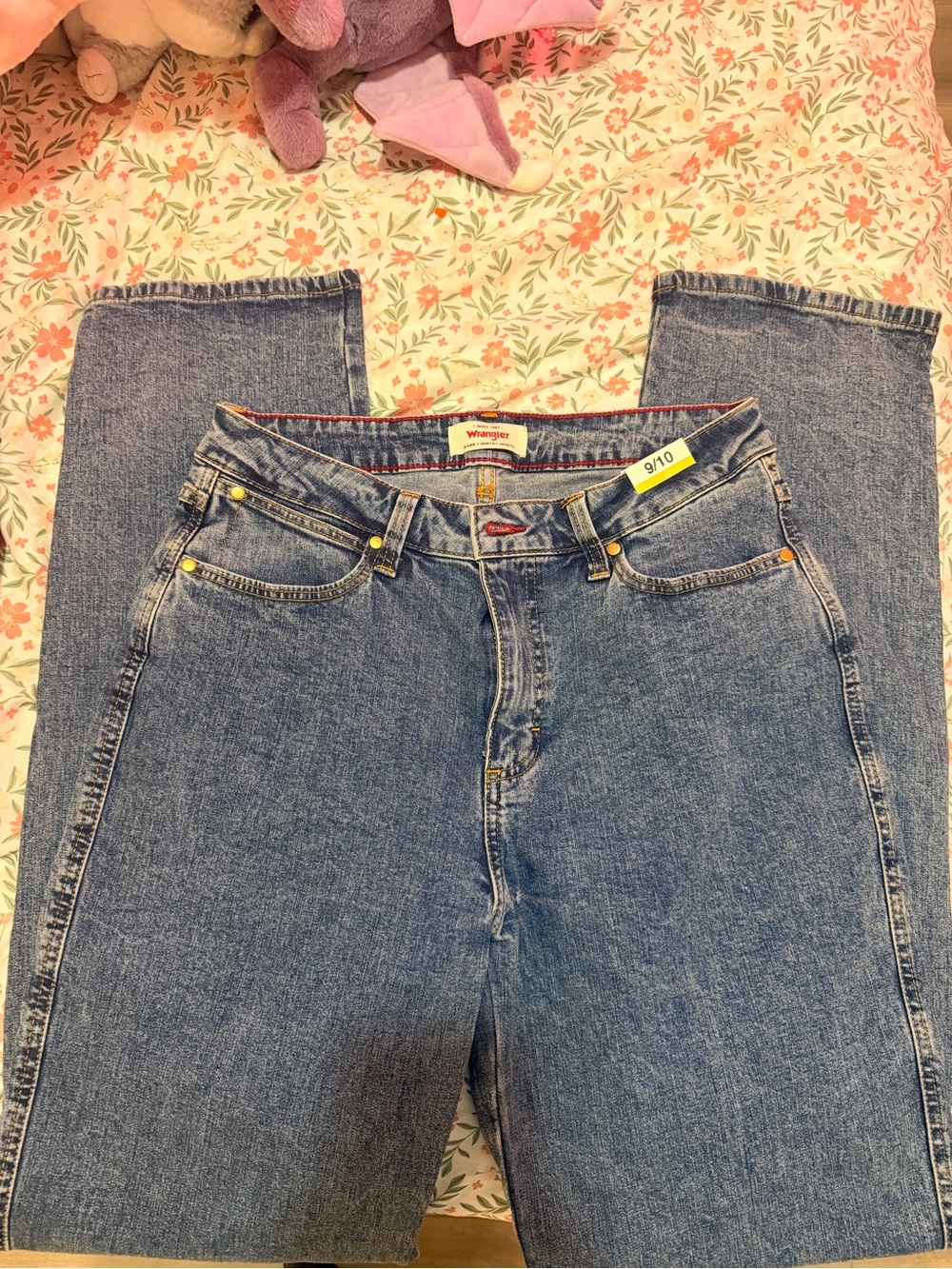 Wrangler Women’s Medium Blue High-Rise Straight Jeans